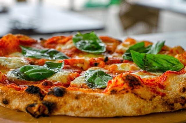 🥘 Pizza Mizza Elmlər