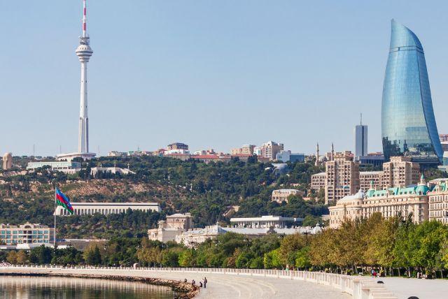 הטיילת של באקו - מה יש לעשות שם ולמה שווה להגיע גם ביום וגם בערב?