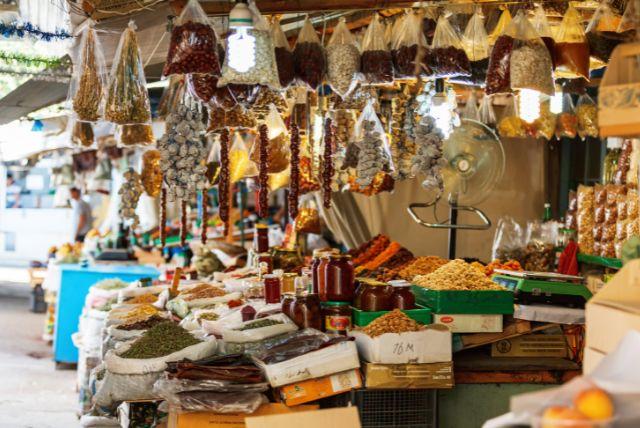 שוק רחוב ניזמי בבאקו