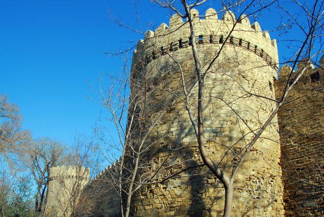 חומות העיר באקו - מה חשוב לדעת?