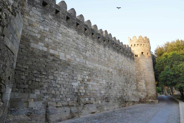 חומות העיר באקו - מה חשוב לדעת?