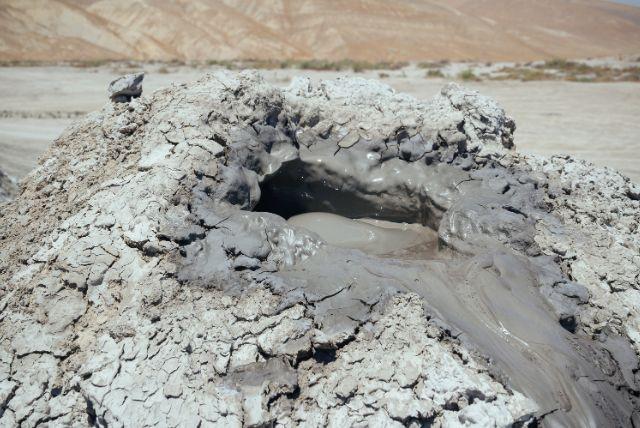 הרי געש של בוץ (Gobustan Mud Volcano)
