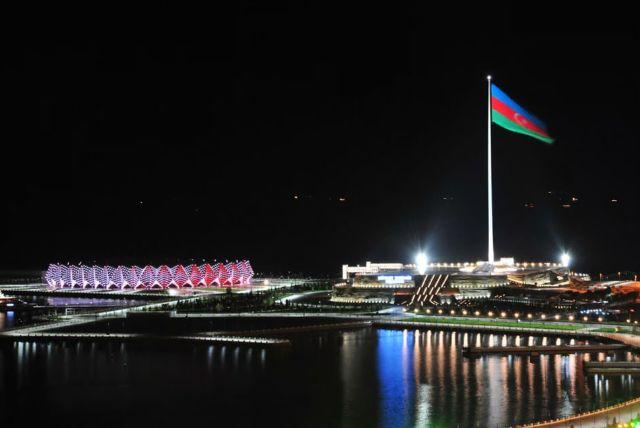 סיור לילה מודרך בבאקו credit to getyourguide.com