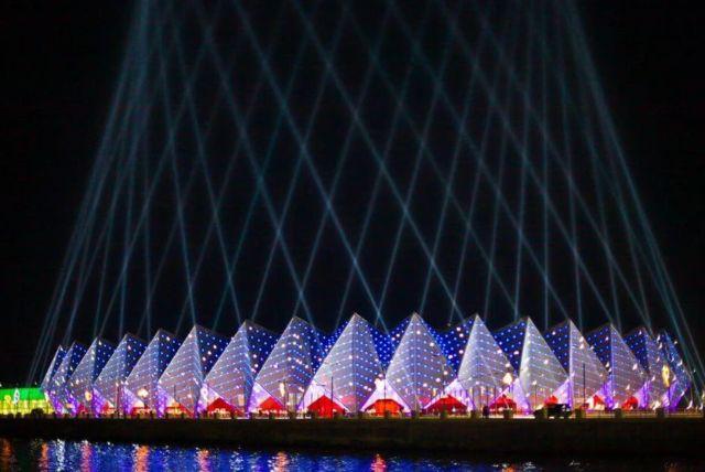 סיור לילה מודרך בבאקו credit to getyourguide.com