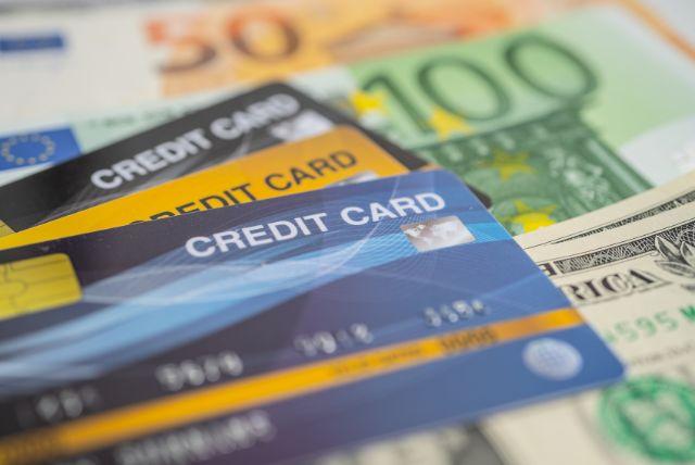 האם אפשר לשלם בכרטיסי אשראי בבאקו או רק כסף מזומן?