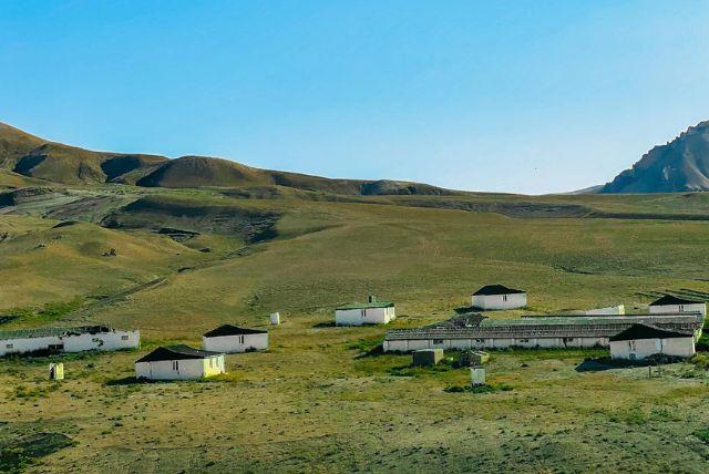 טיול יום מבאקו לגובוסטאן, הרי געשׁ ולמקומות סודיים - כולל ארוחת צהריים וכניסה