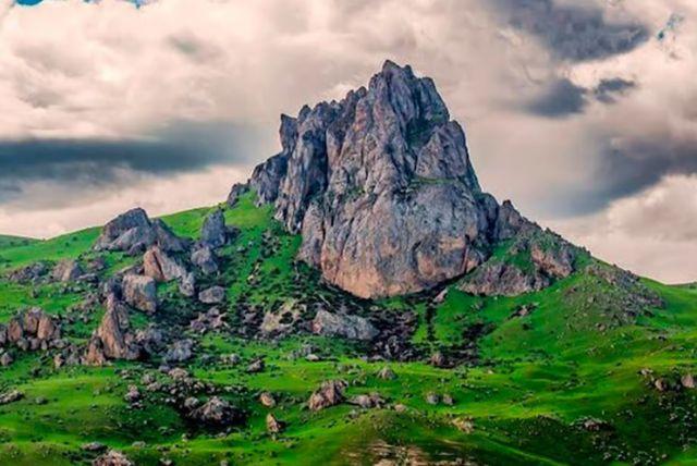 טיול יום מקיף מבאקו: קובה, שאחדאג, מפלי לזה ויער גאשרש - כולל ביקור בכפר היהודי האדום credit to getyourguide.com