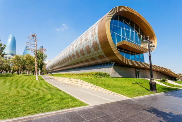 יוני בבאקו - טיפים המלצות מה יש לעשות ולראות, אירועים מיוחדים, מזג אוויר ועוד