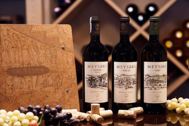 טיול ליקב אורגני בבאקו credit to getyourguide.com