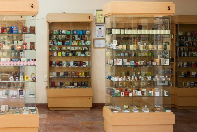 מוזיאון הספרים הזעירים בבאקו - Museum of Miniature Books