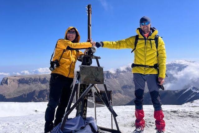 3 ימי טרק אל הפסגה הגבוהה באזרבייג'ן (4,466 מטרים) עם מדריך הרים מקצועי credit to getyourguide.com