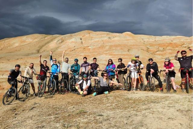 טיול אופניים מבאקו לאזור ח’יזי – רכיבת שטח בבוקר עם ארוחת בוקר כלולה credit to getyourguide.com