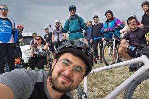 סיור אופניים בהר חיזי (Khizi) עם ארוחת בוקר - רכיבה בין הרי הקשת ונופי הטבע של אזרבייג׳ן credit to getyourguide.com