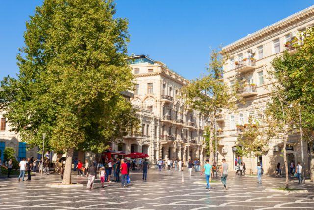 כיכרות מרכזיים בבאקו ששווה לראות ולהכיר
