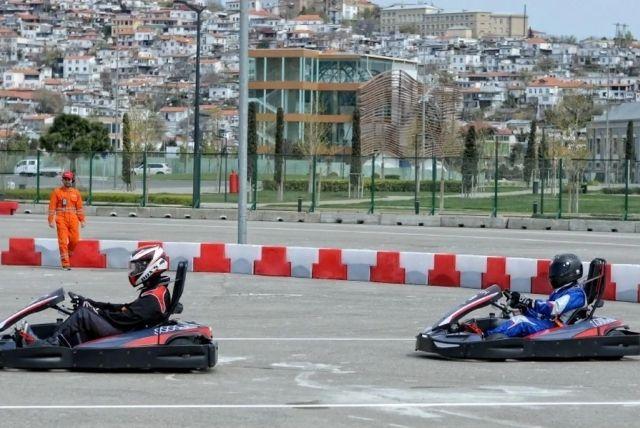 סיור הרפתקאות יומי בבאקו - רכיבה על סוסים, ירי במטווח, קארטינג, באולינג וביליארד credit to getyourguide.com
