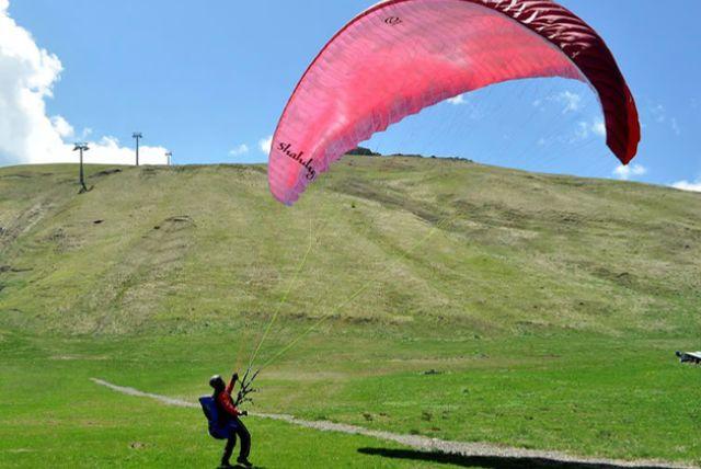 הגעה מבאקו לאתר הנופש Shahdag - הסעה, ביקור בריזורט ופעילויות אופציונליות (סקי, אופנועי שלג ורכיבה על סוסים) credit to getyourguide.com