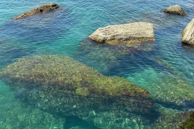 טיול שנורקלים במגדלור גורגן (Gurgan Lighthouse) בים הכספי (Caspian Sea) credit to getyourguide.com