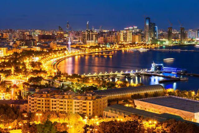סיור פנורמי לילי בבאקו credit to getyourguide.com