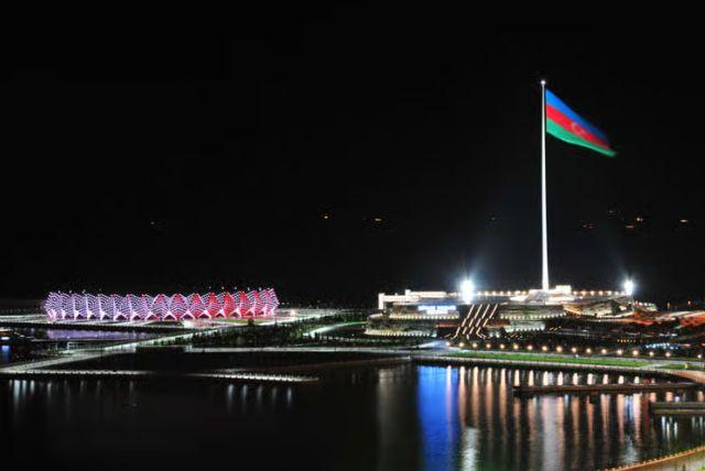 סיור פנורמי לילי בבאקו credit to getyourguide.com