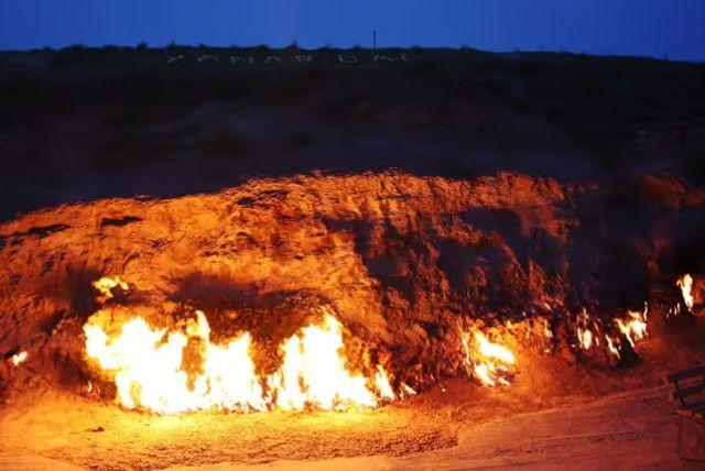 חבילת הכל כלול באזרבייג'ן: באקו, גובוסטאן, שאחדאג ואבשרון - ארבעה סיורים בלתי נשכחים עם מדריך והסעות credit to getyourguide.com