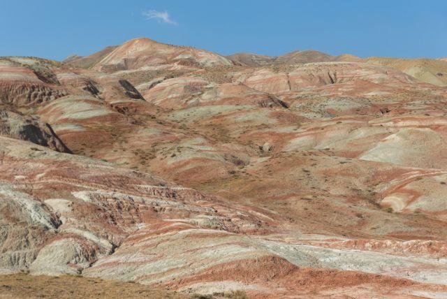 הרי הקשת של חיזי באזרבייג'ן - Khizi Rainbow Mountains
