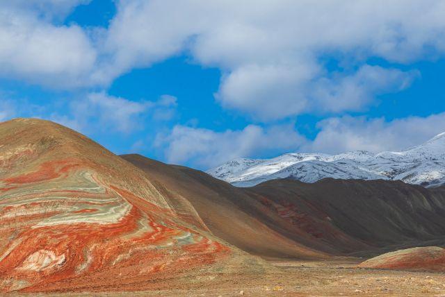 הרי הקשת של חיזי באזרבייג'ן - Khizi Rainbow Mountains