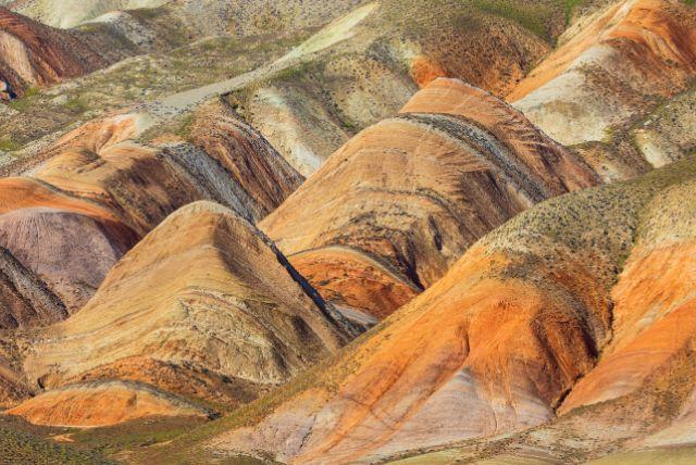 הרי הקשת של חיזי באזרבייג'ן - Khizi Rainbow Mountains