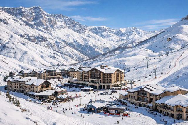 סיור יום מבאקו אל חיזי וקובה כולל ביקור בריזורט שאחדאג והאגם הורוד credit to getyourguide.com